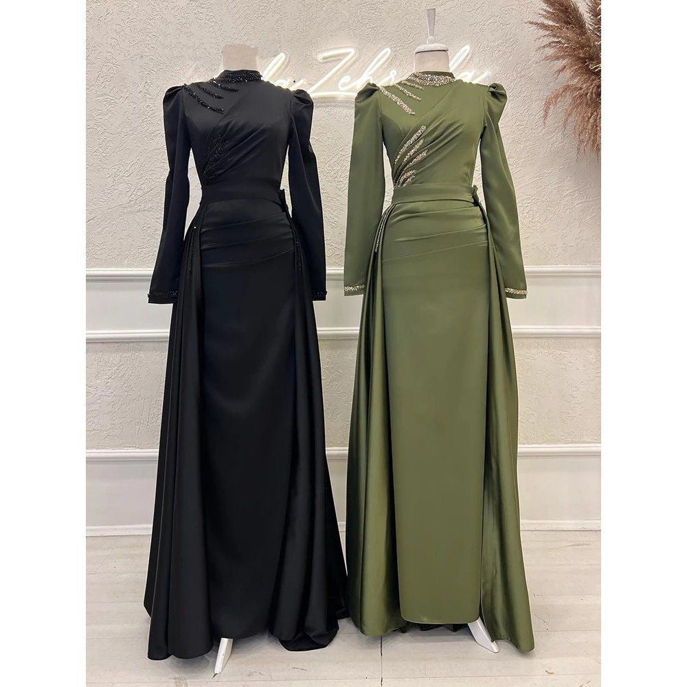 Abendkleid mit Stehkragen, All-Inclusive-Design und abnehmbaren langen Ärmeln