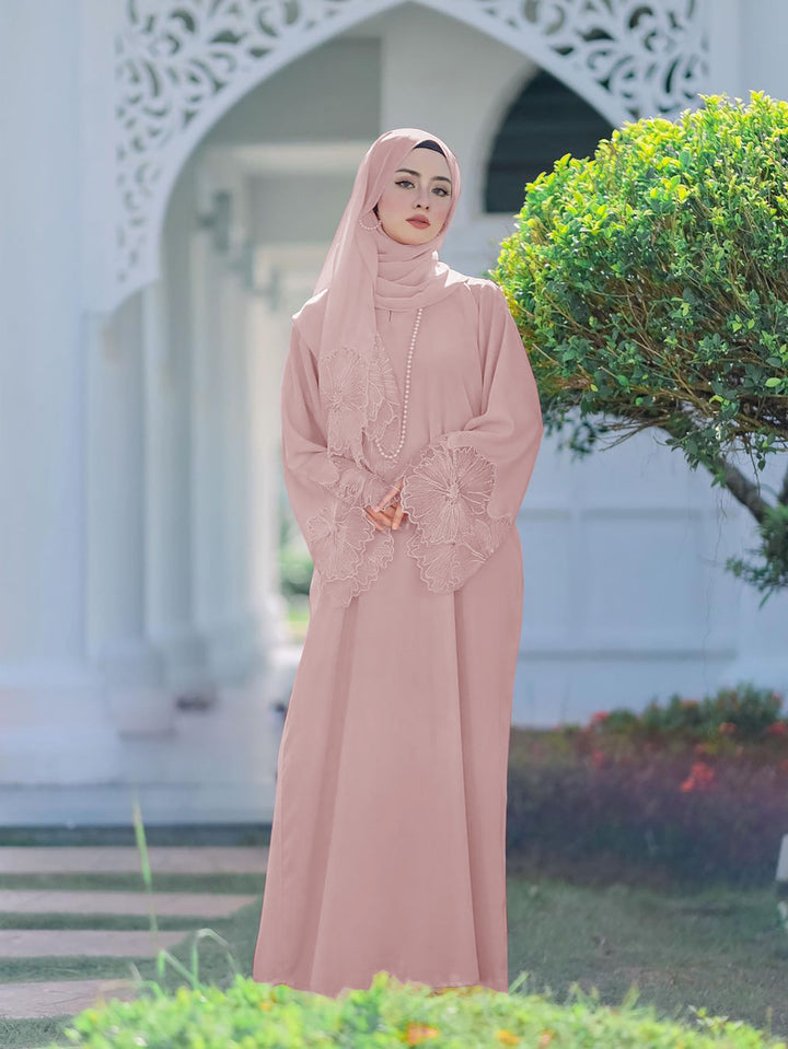 Abaya in indonesischem Stil mit Kopftuch